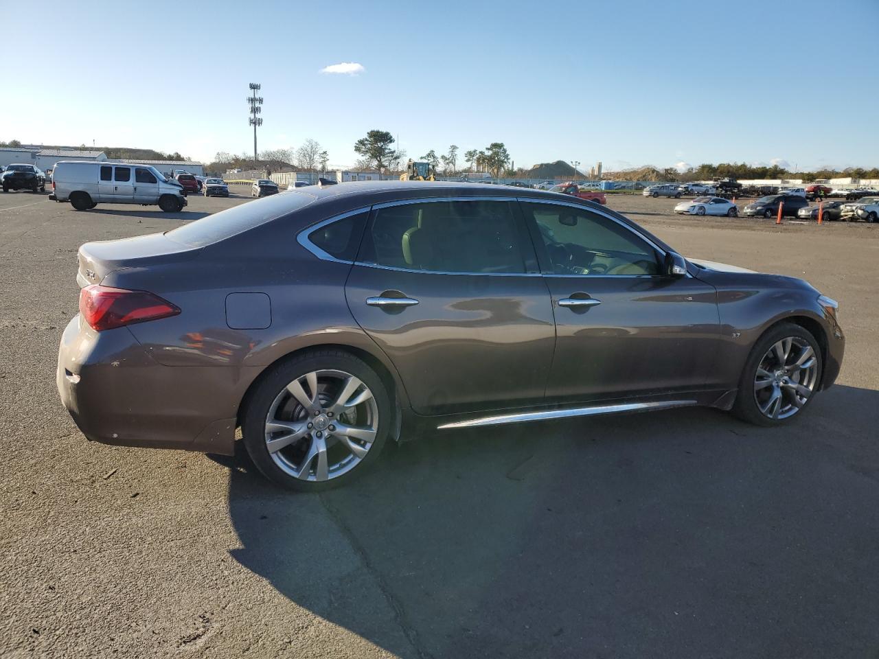 2015 INFINITI Q70L 3.7 - Image 3