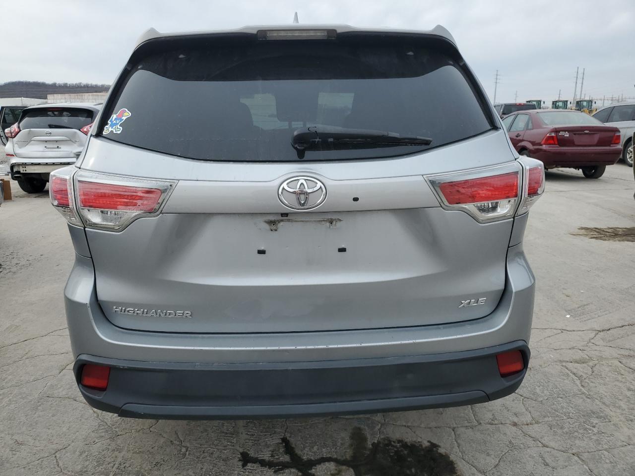 2015 TOYOTA HIGHLANDER - Image 6