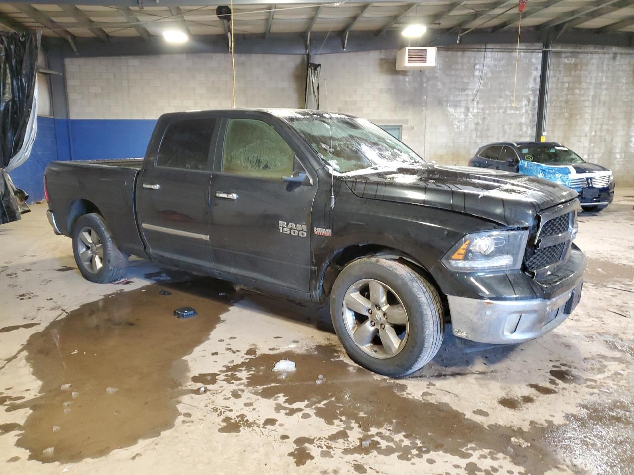 2017 RAM 1500 SLT - Image 4