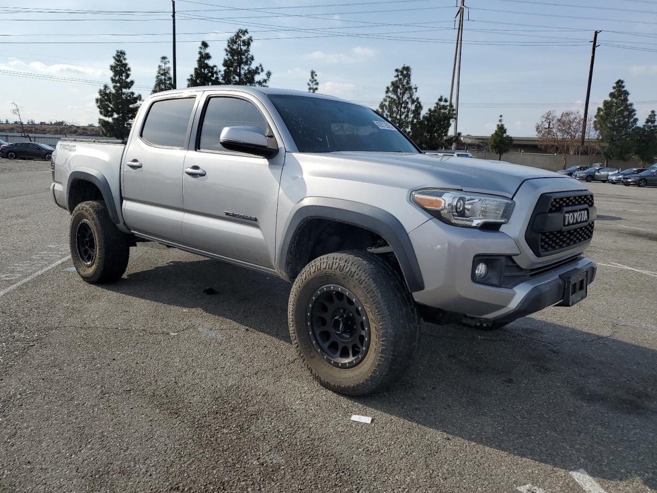2017 TOYOTA TACOMA DOU - Фото 4