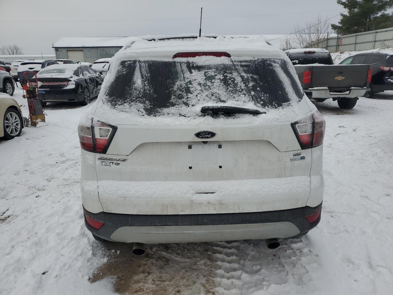 2017 FORD ESCAPE SE - Фото 6