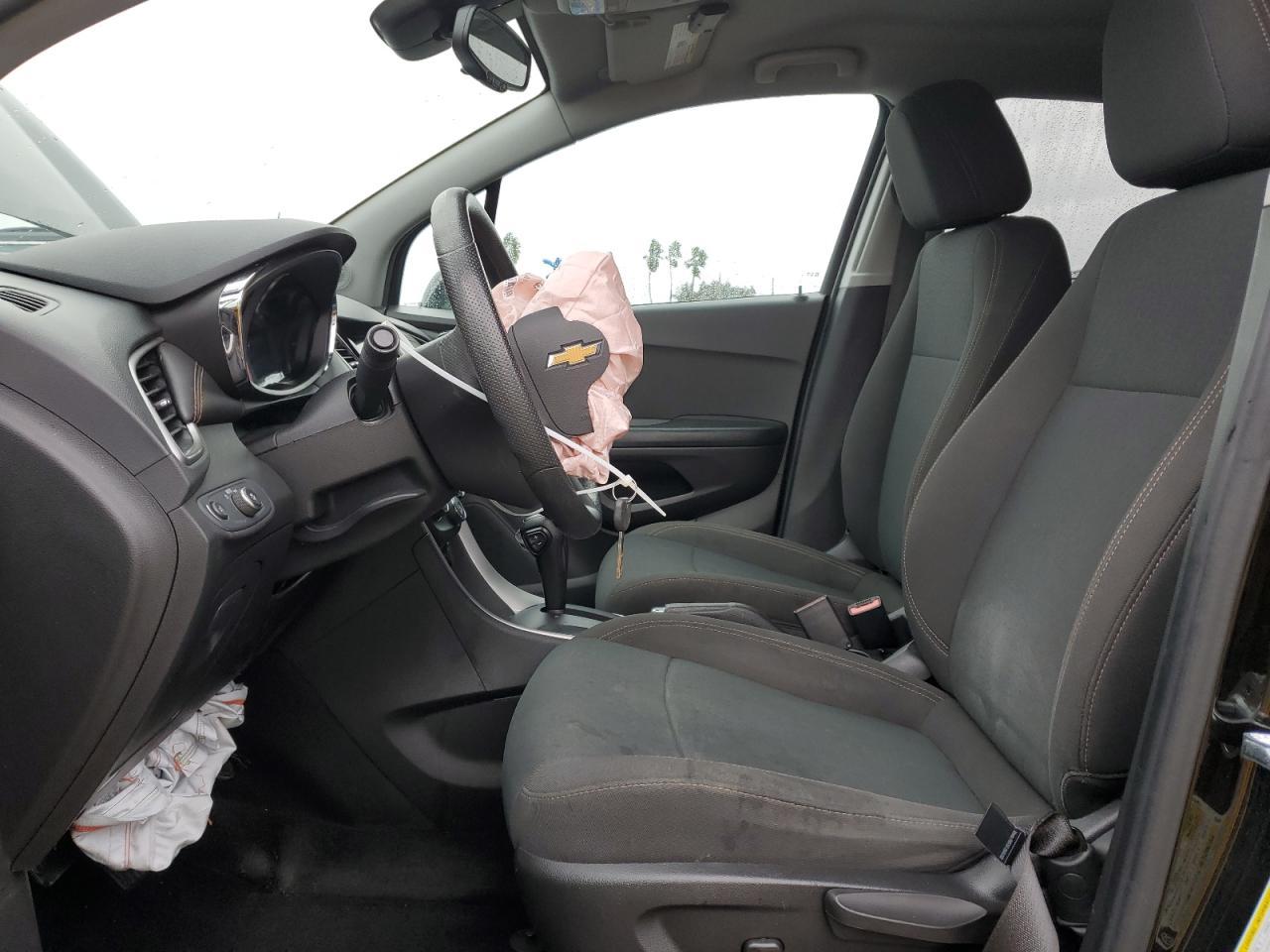2021 CHEVROLET TRAX LS - Image 7