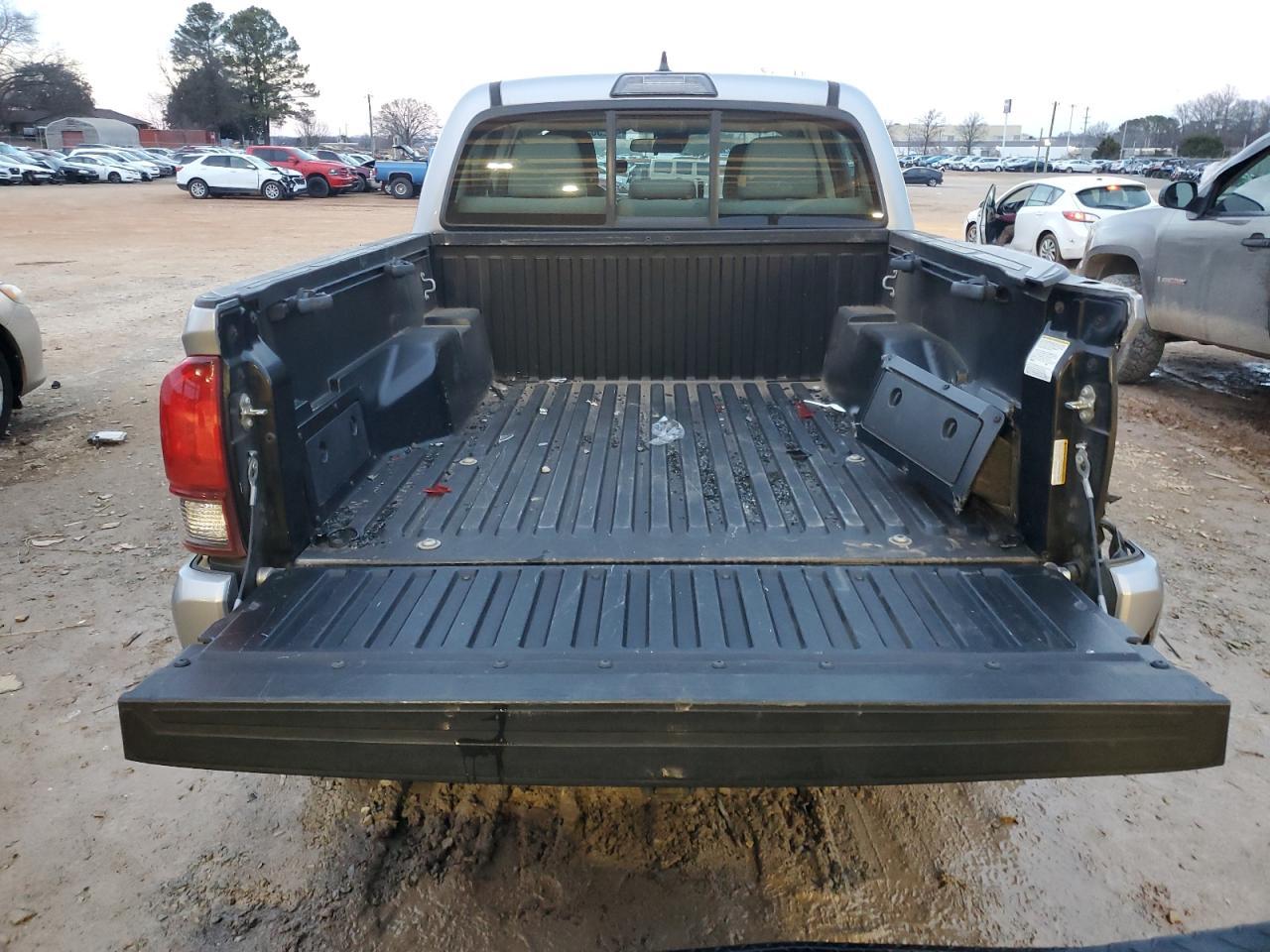 2018 TOYOTA TACOMA DOU - Фото 6
