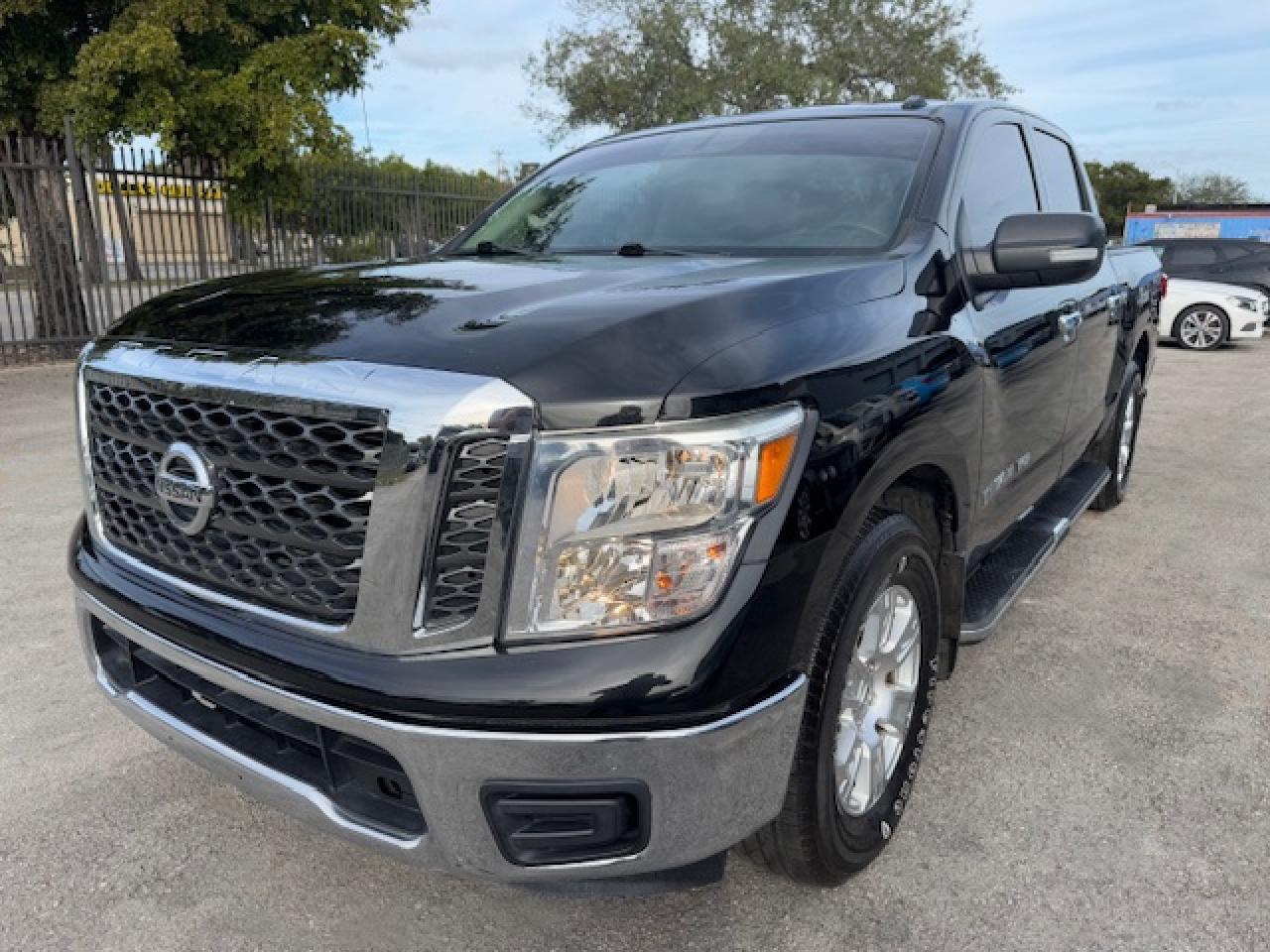2018 NISSAN TITAN S