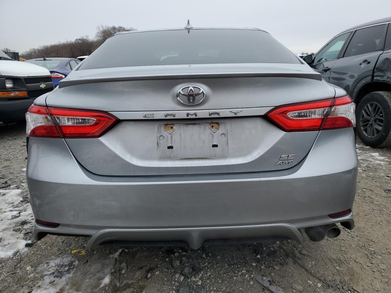 2020 TOYOTA CAMRY SE - Фото 6