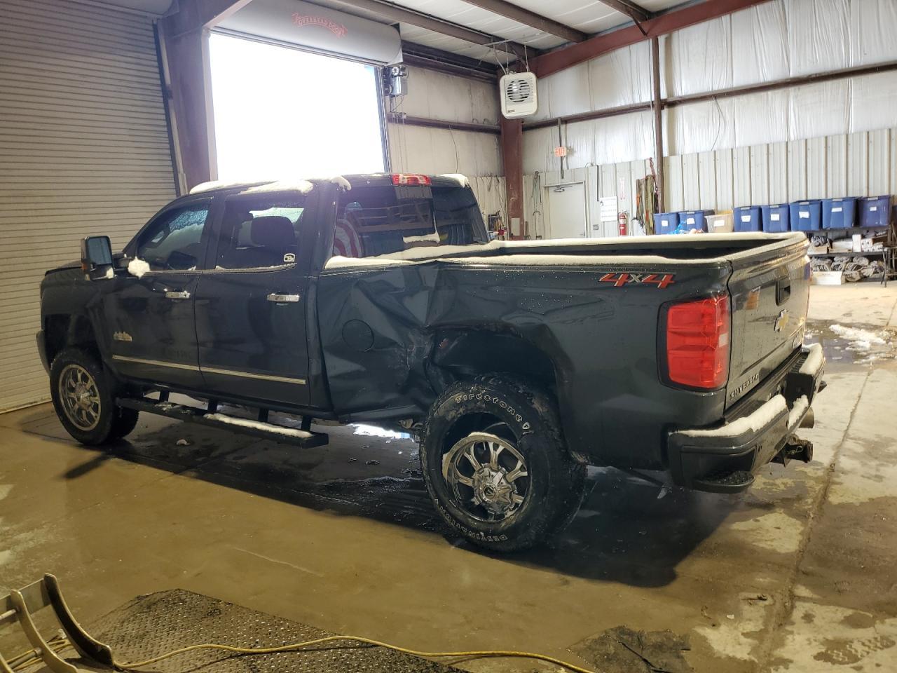 2019 CHEVROLET SILVERADO - Image 2