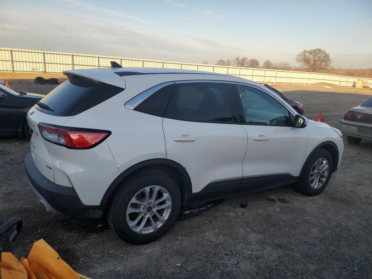 2020 FORD ESCAPE SE - Image 3