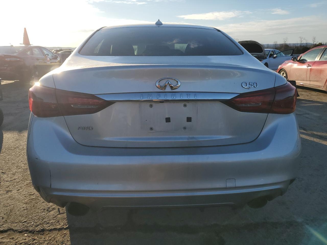 2018 INFINITI Q50 LUXE - Image 6