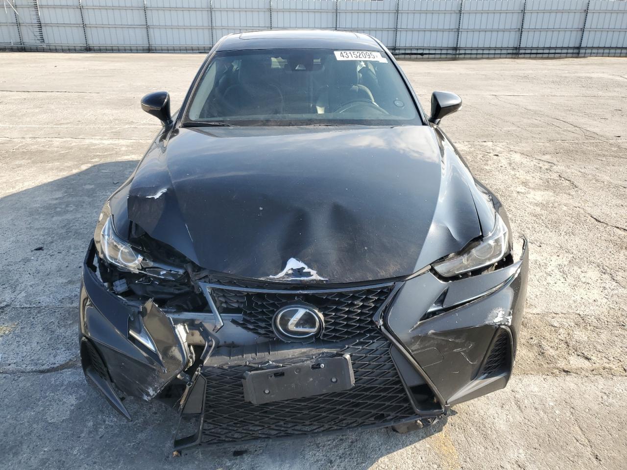 2017 LEXUS IS 200T - Фото 5