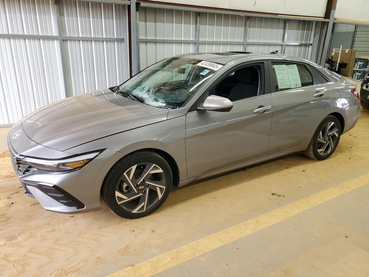 2024 HYUNDAI ELANTRA SE
