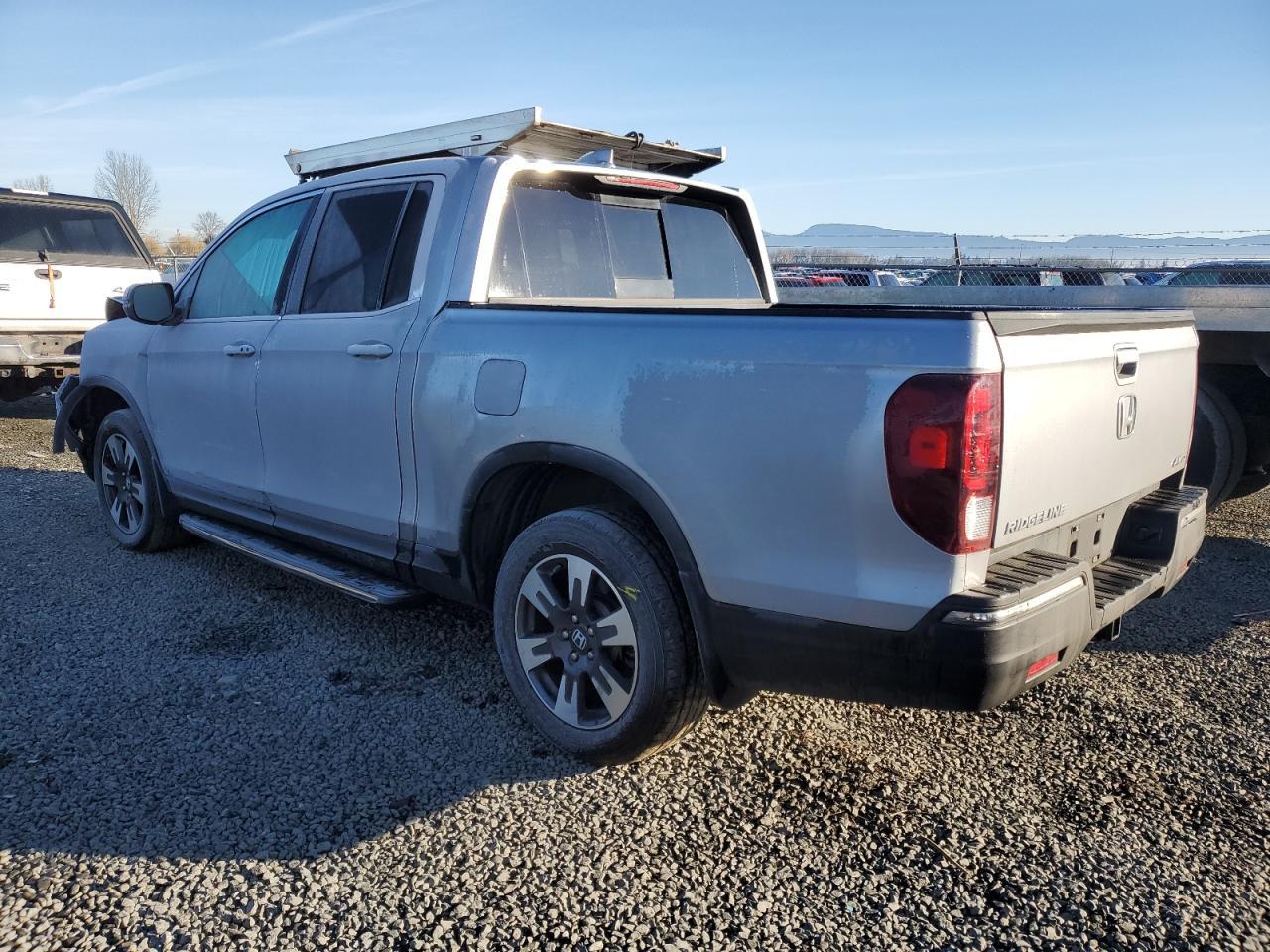 2019 HONDA RIDGELINE - Image 2