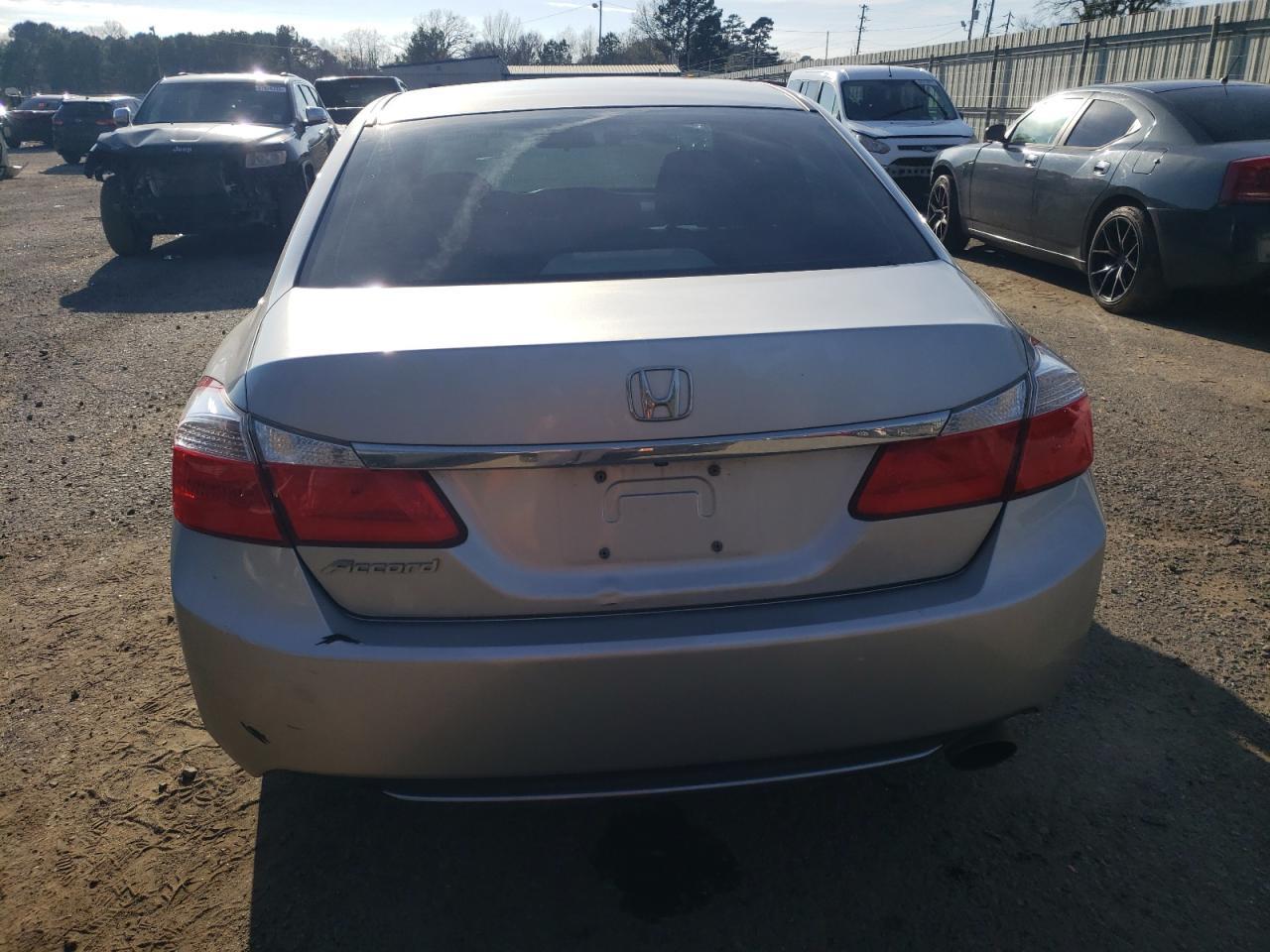 2014 HONDA ACCORD LX - Image 6