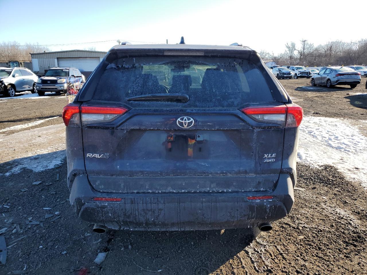 2022 TOYOTA RAV4 XLE - Image 6