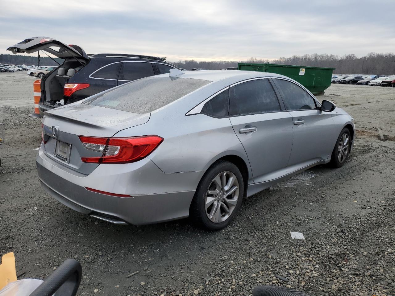 2018 HONDA ACCORD LX - Image 3