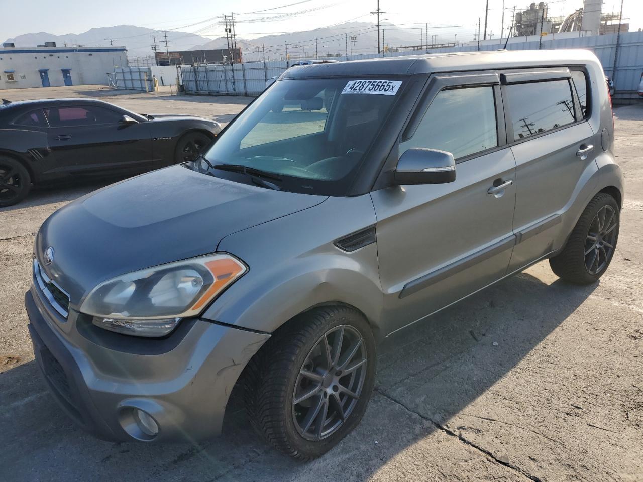 2013 KIA SOUL +