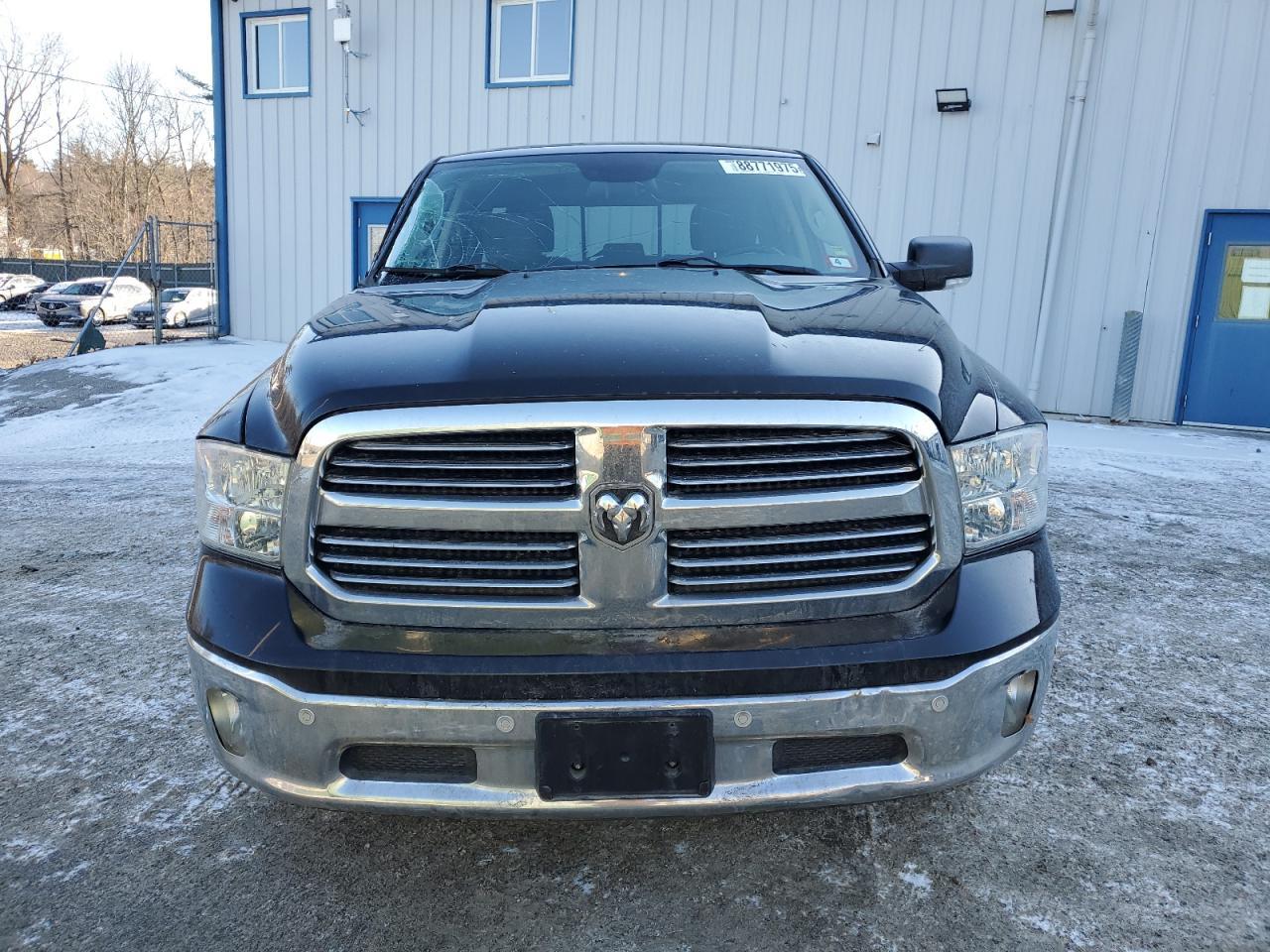 2017 RAM 1500 SLT - Image 5