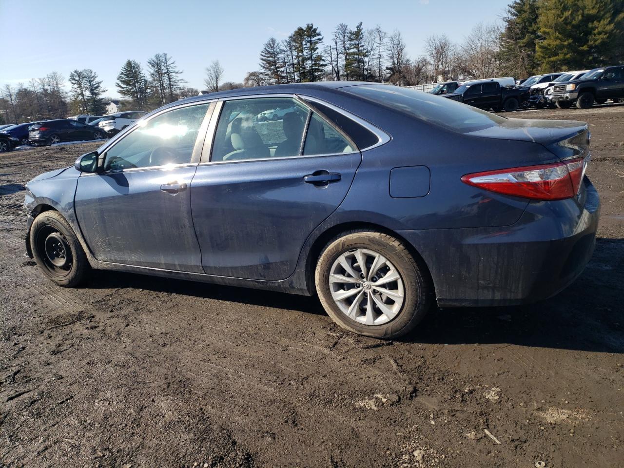 2015 TOYOTA CAMRY LE - Фото 2