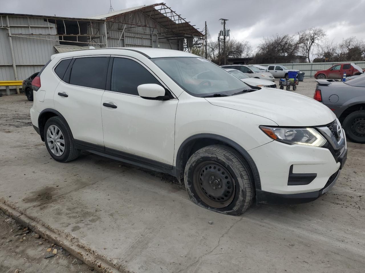 2017 NISSAN ROGUE S - Фото 4
