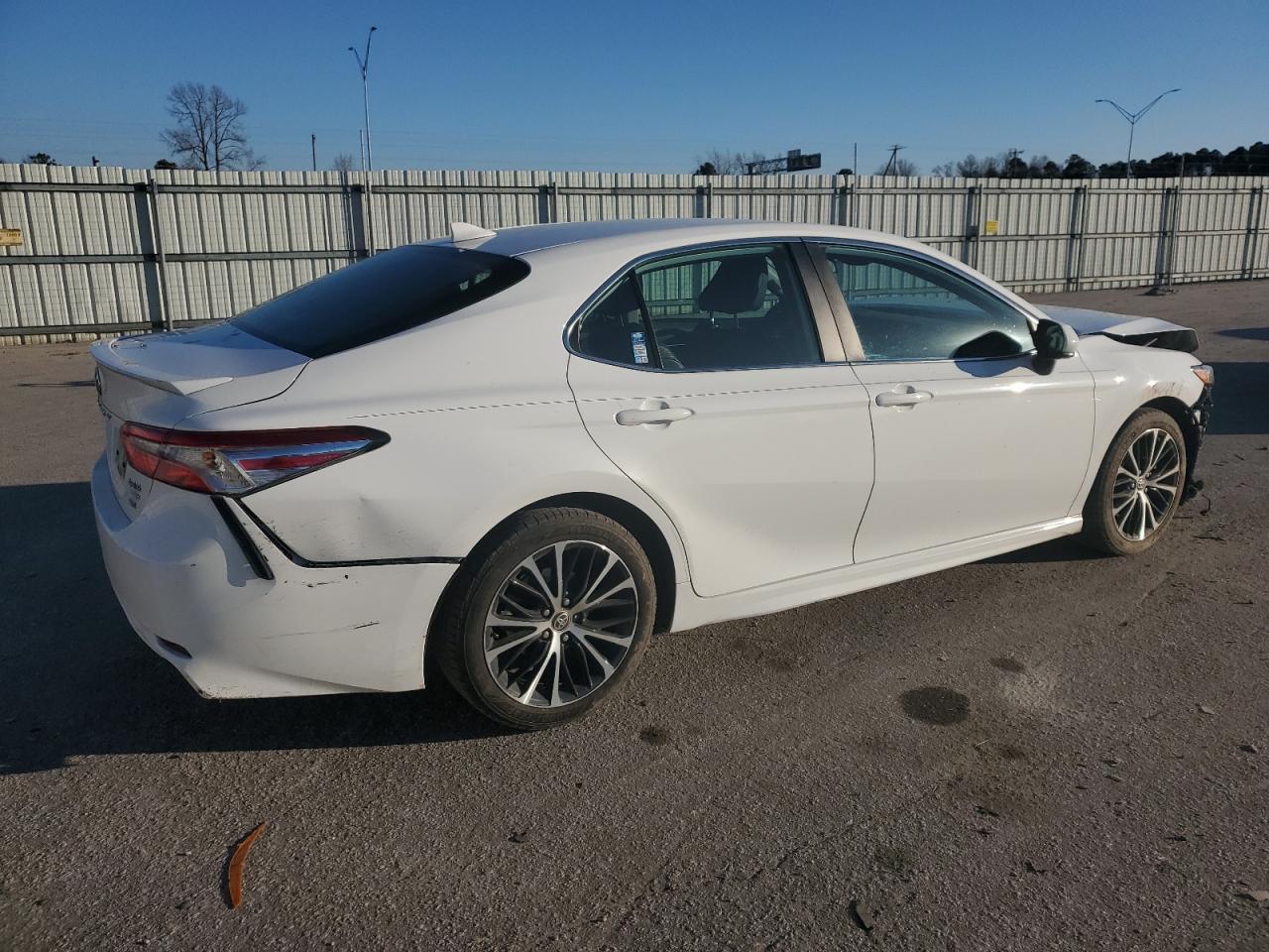 2020 TOYOTA CAMRY SE - Image 3