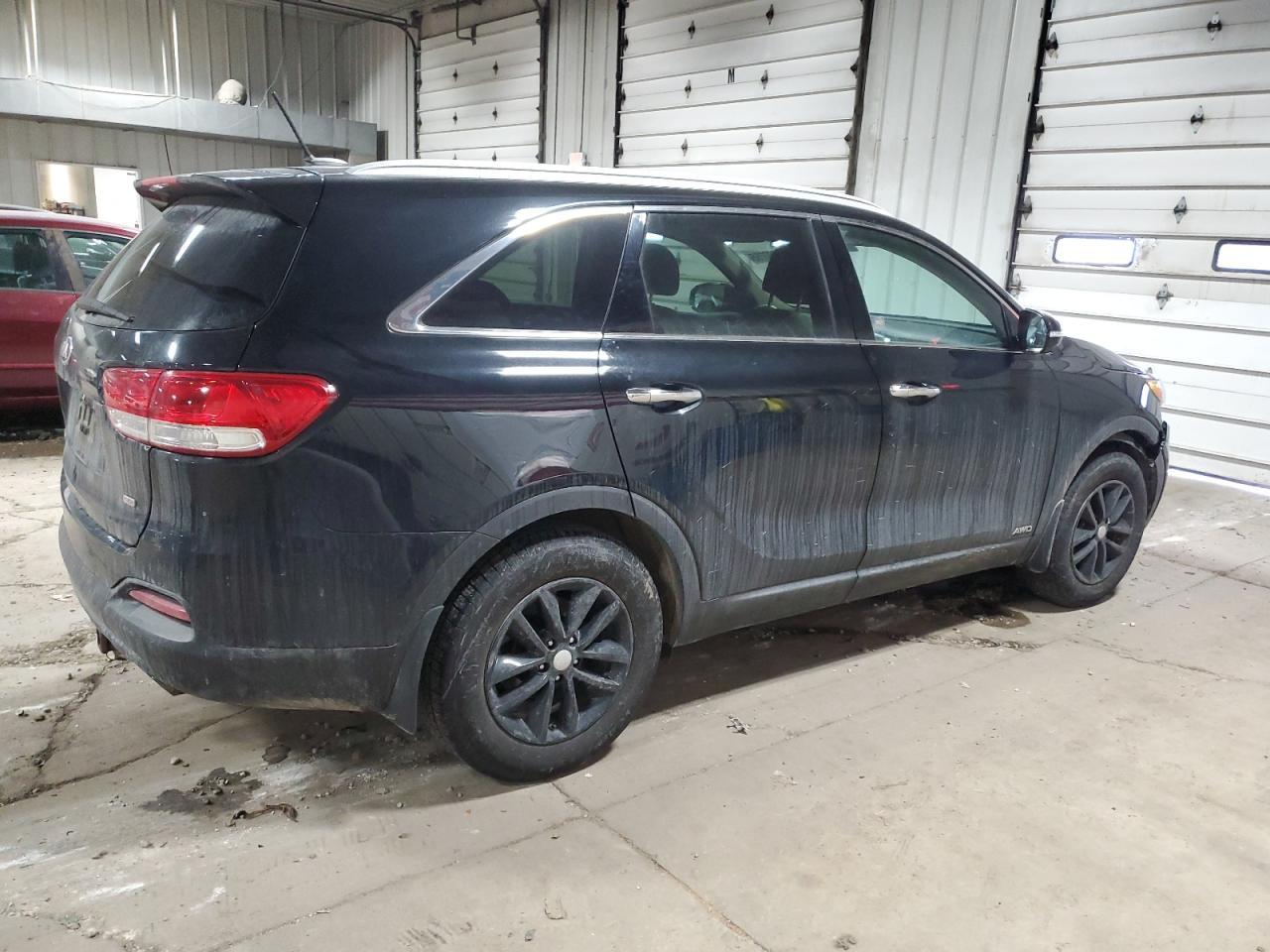 2017 KIA SORENTO LX - Фото 3