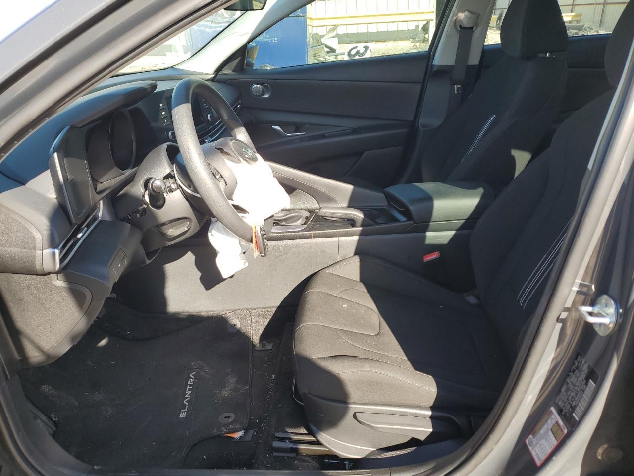 2023 HYUNDAI ELANTRA SE - Image 7