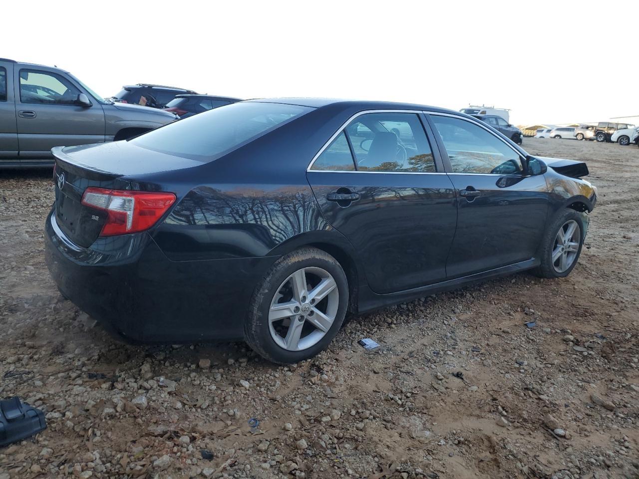 2013 TOYOTA CAMRY L - Image 3