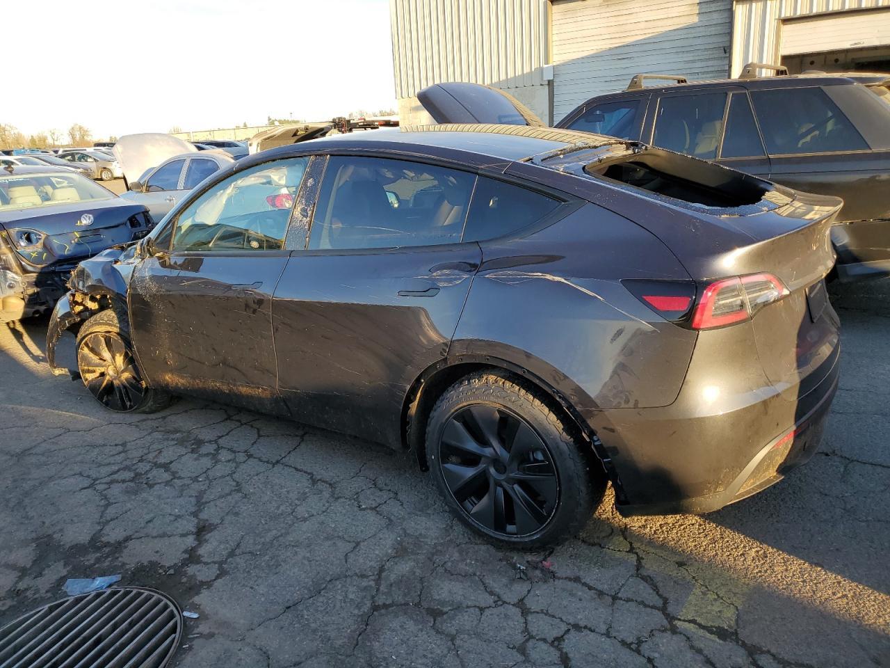2025 TESLA MODEL Y - Image 2
