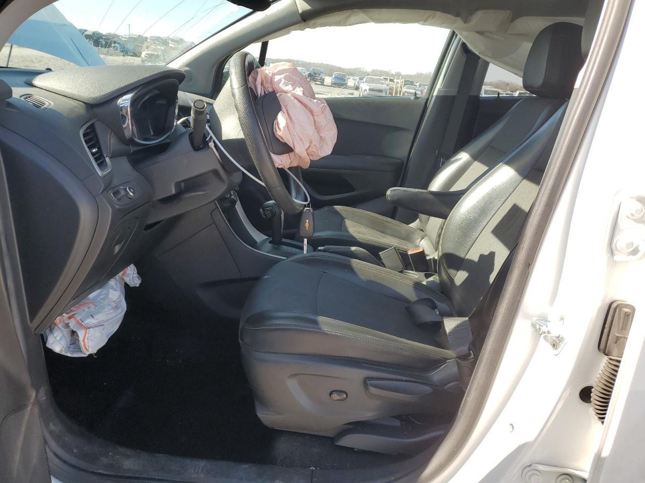 2021 CHEVROLET TRAX 1LT - Image 7