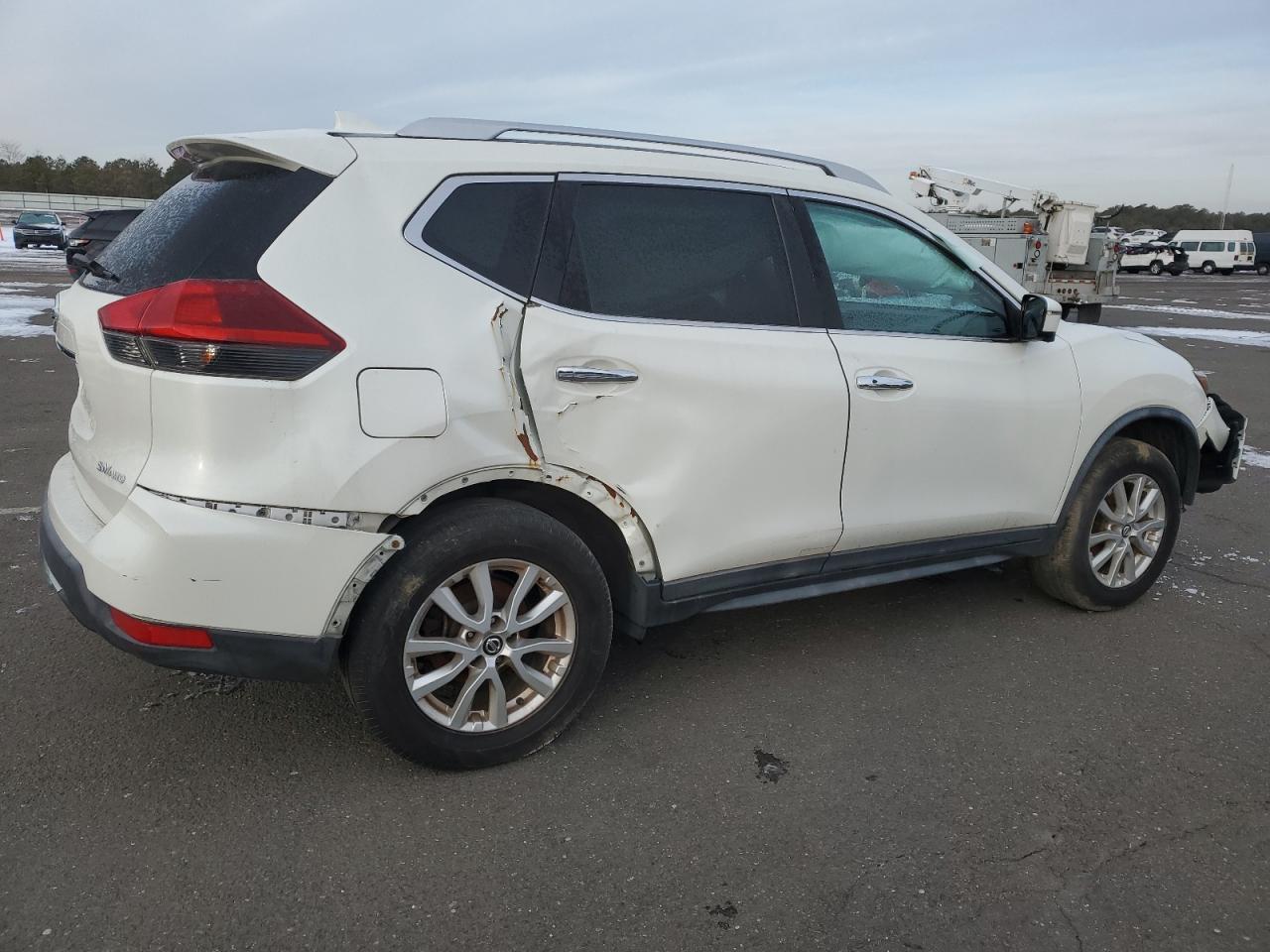 2018 NISSAN ROGUE S - Фото 3
