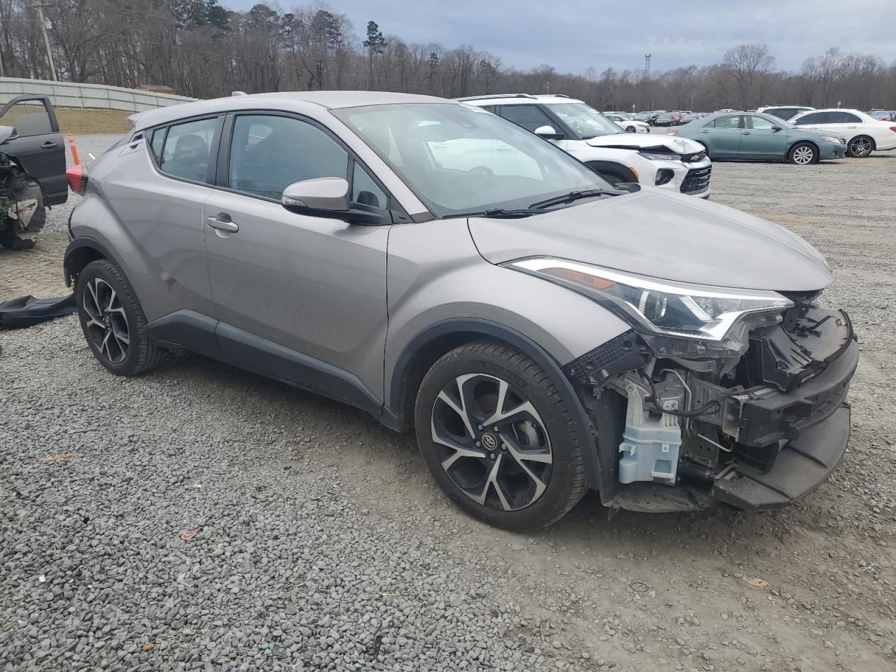 2019 TOYOTA C-HR XLE - Фото 4