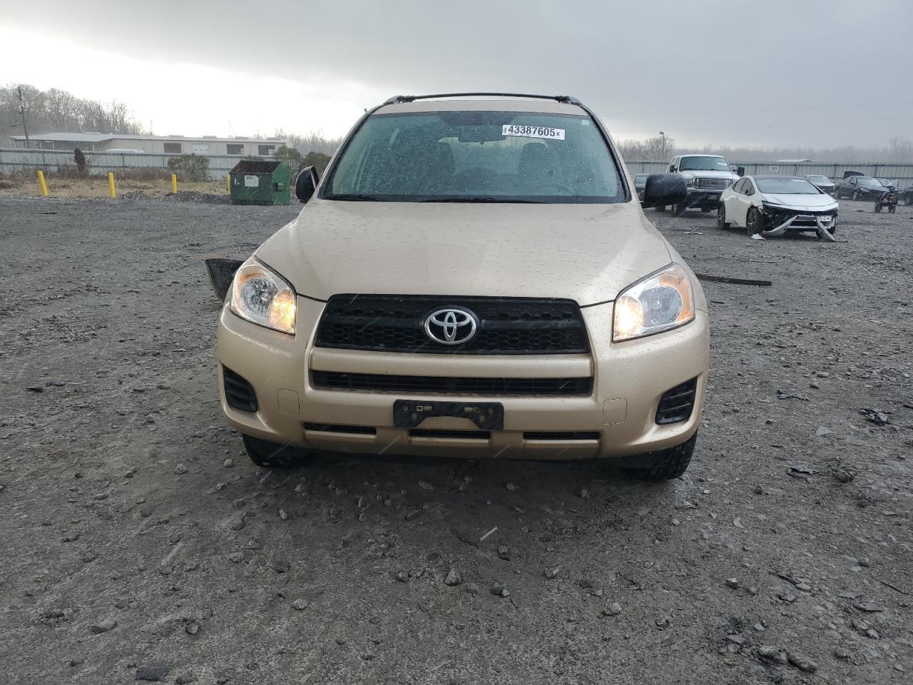 2011 TOYOTA RAV4 - Image 5