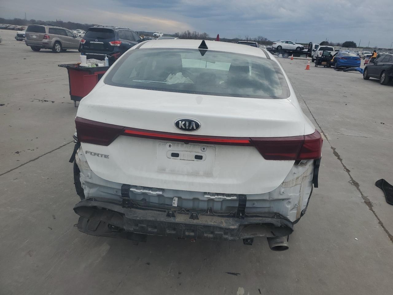 2021 KIA FORTE FE - Image 6