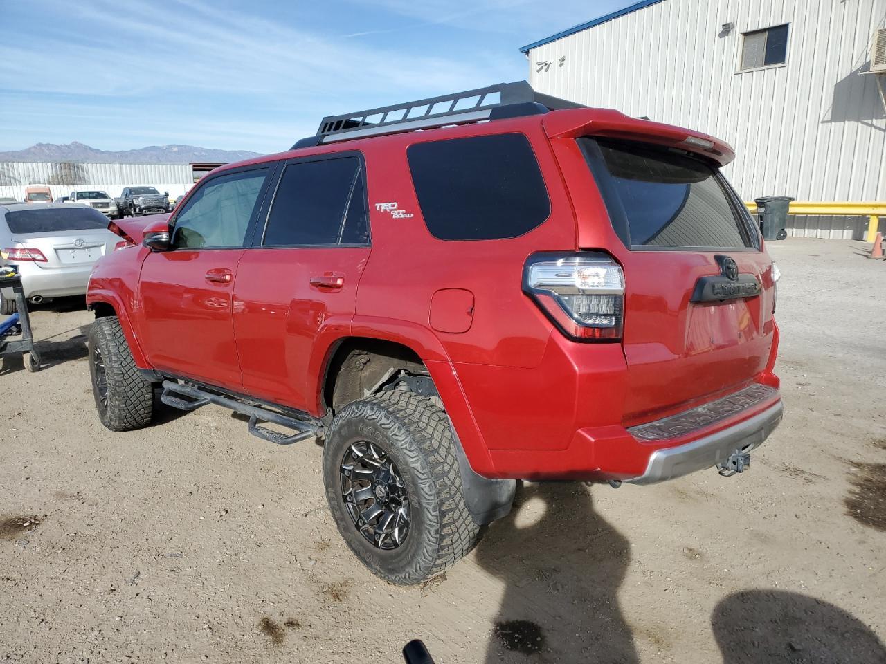 2017 TOYOTA 4RUNNER SR - Фото 2