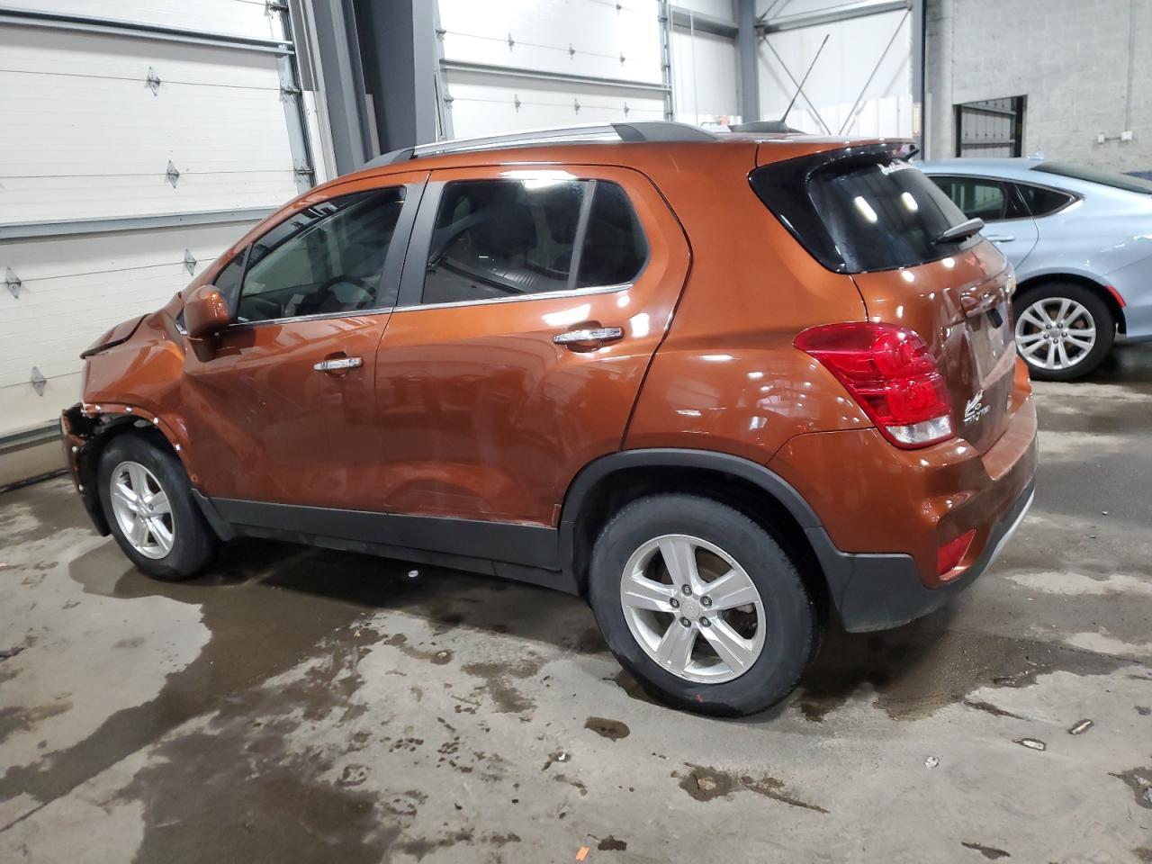 2019 CHEVROLET TRAX 1LT - Фото 2
