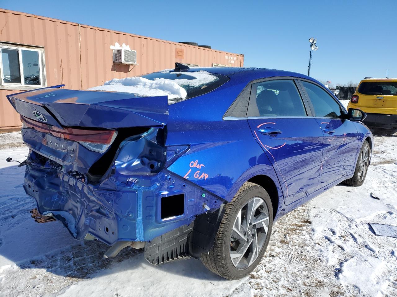 2024 HYUNDAI ELANTRA SE - Фото 3