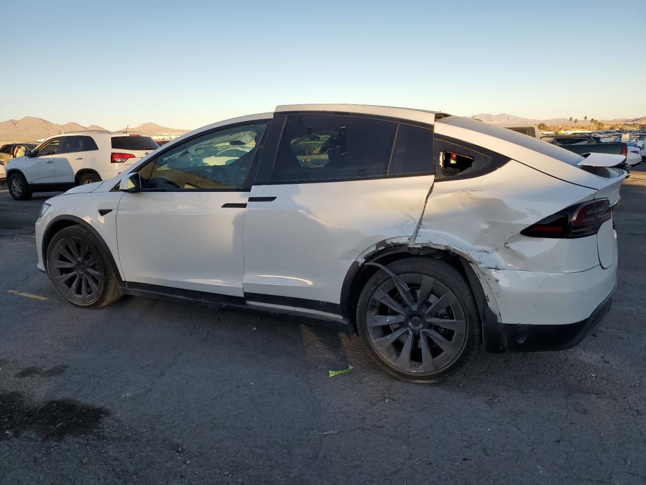 2023 TESLA MODEL X - Image 2