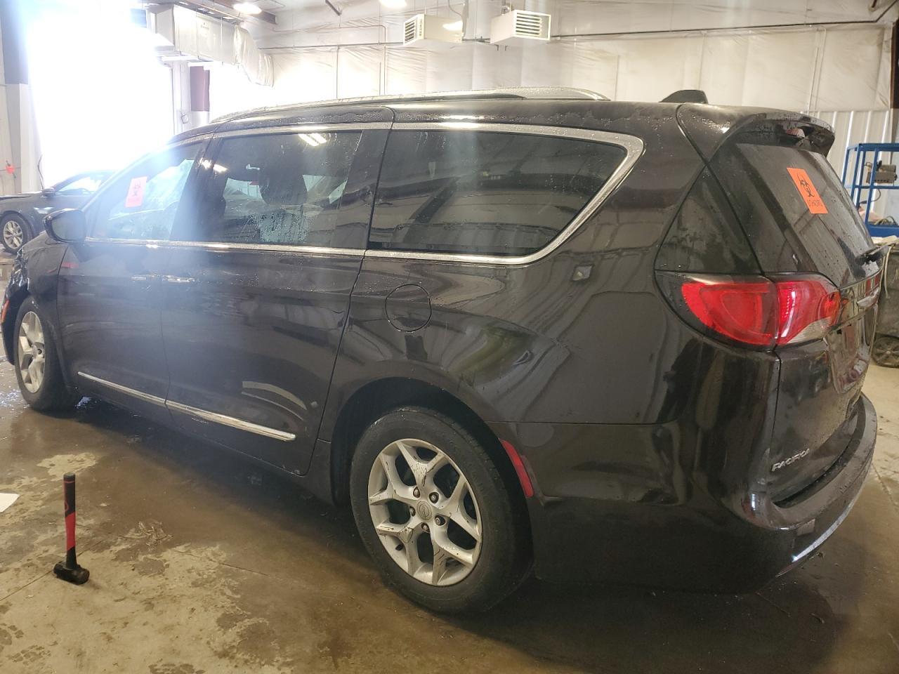 2017 CHRYSLER PACIFICA T - Image 2