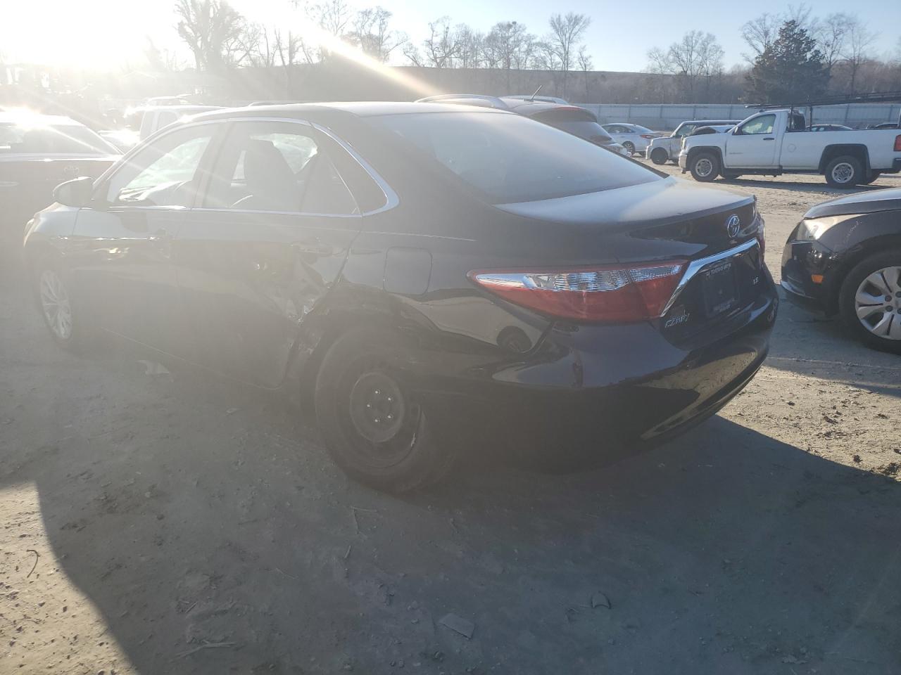 2017 TOYOTA CAMRY LE - Фото 2