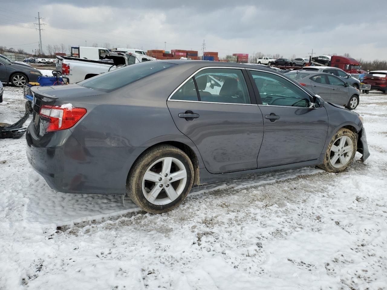 2014 TOYOTA CAMRY L - Фото 3