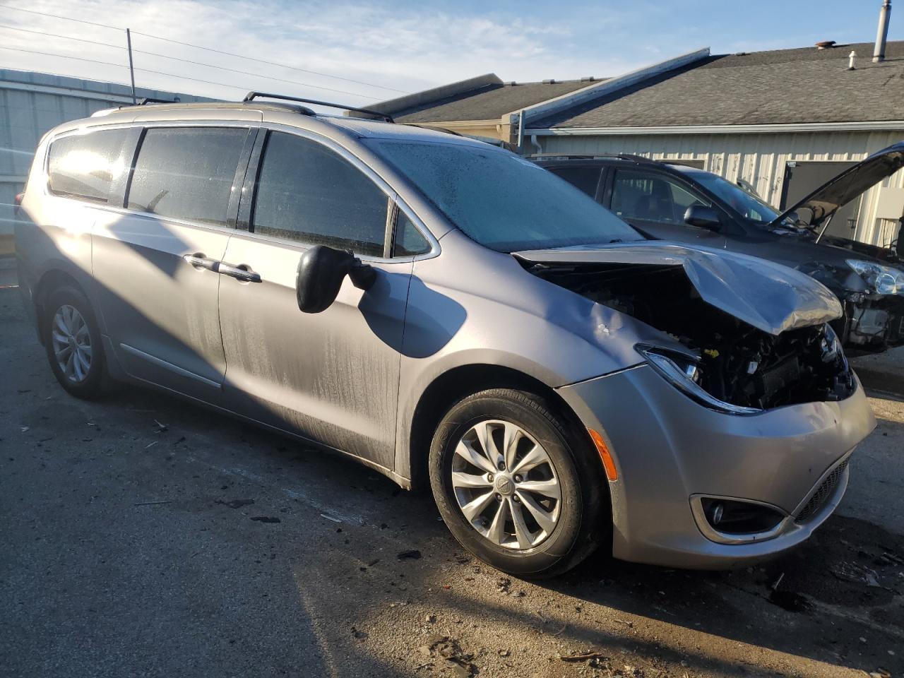 2017 CHRYSLER PACIFICA T - Image 4