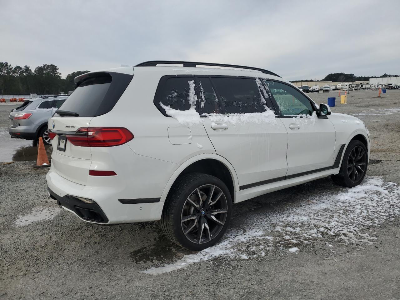 2021 BMW X7 XDRIVE4 - Image 3