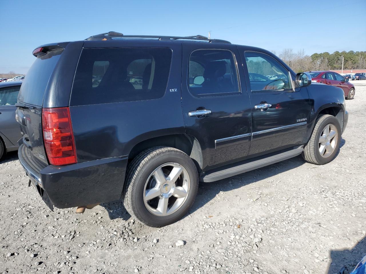 2011 CHEVROLET TAHOE K150 - Фото 3