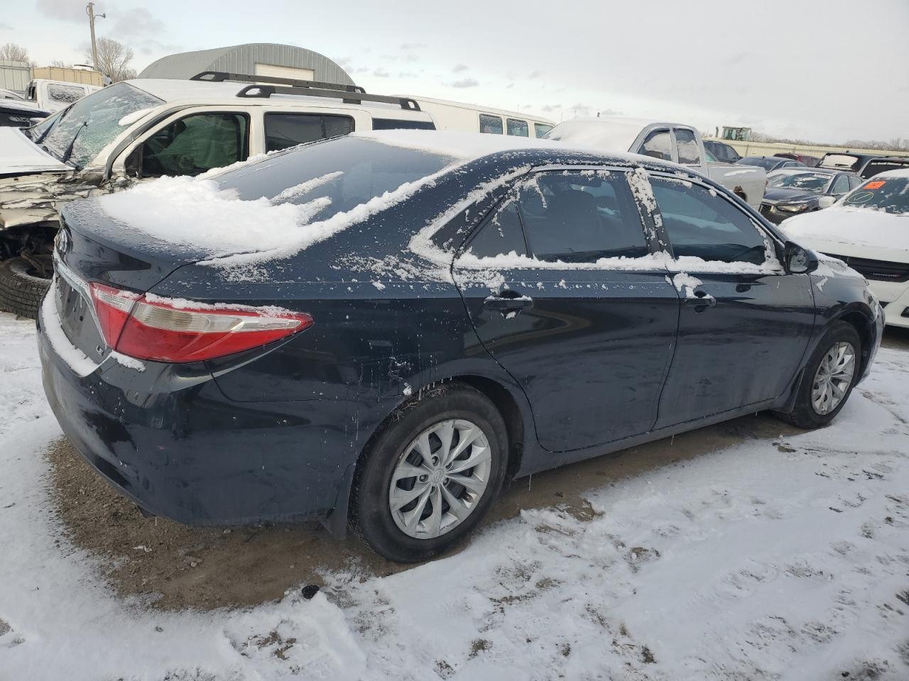 2015 TOYOTA CAMRY LE - Фото 3