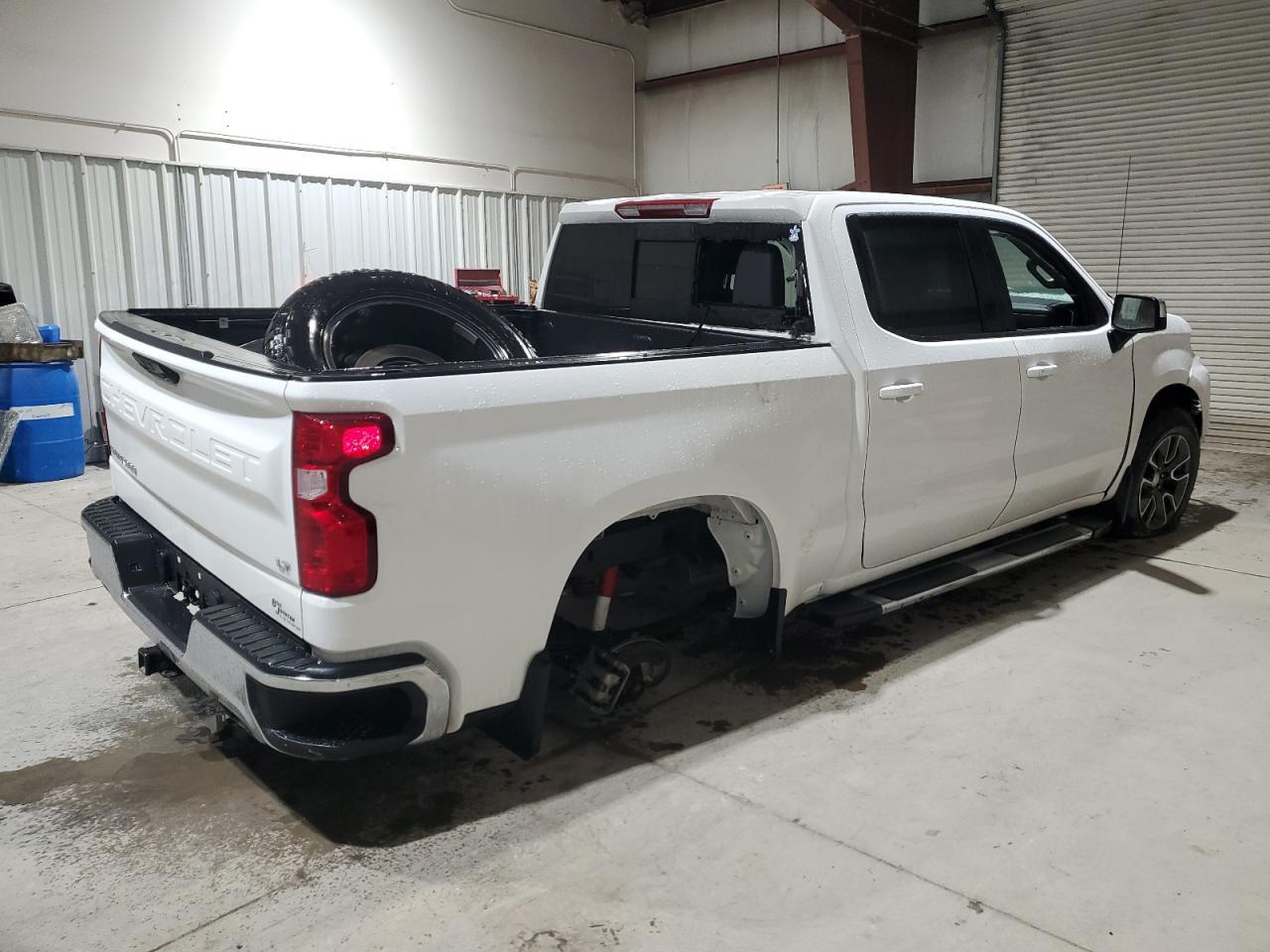 2024 CHEVROLET SILVERADO - Image 3