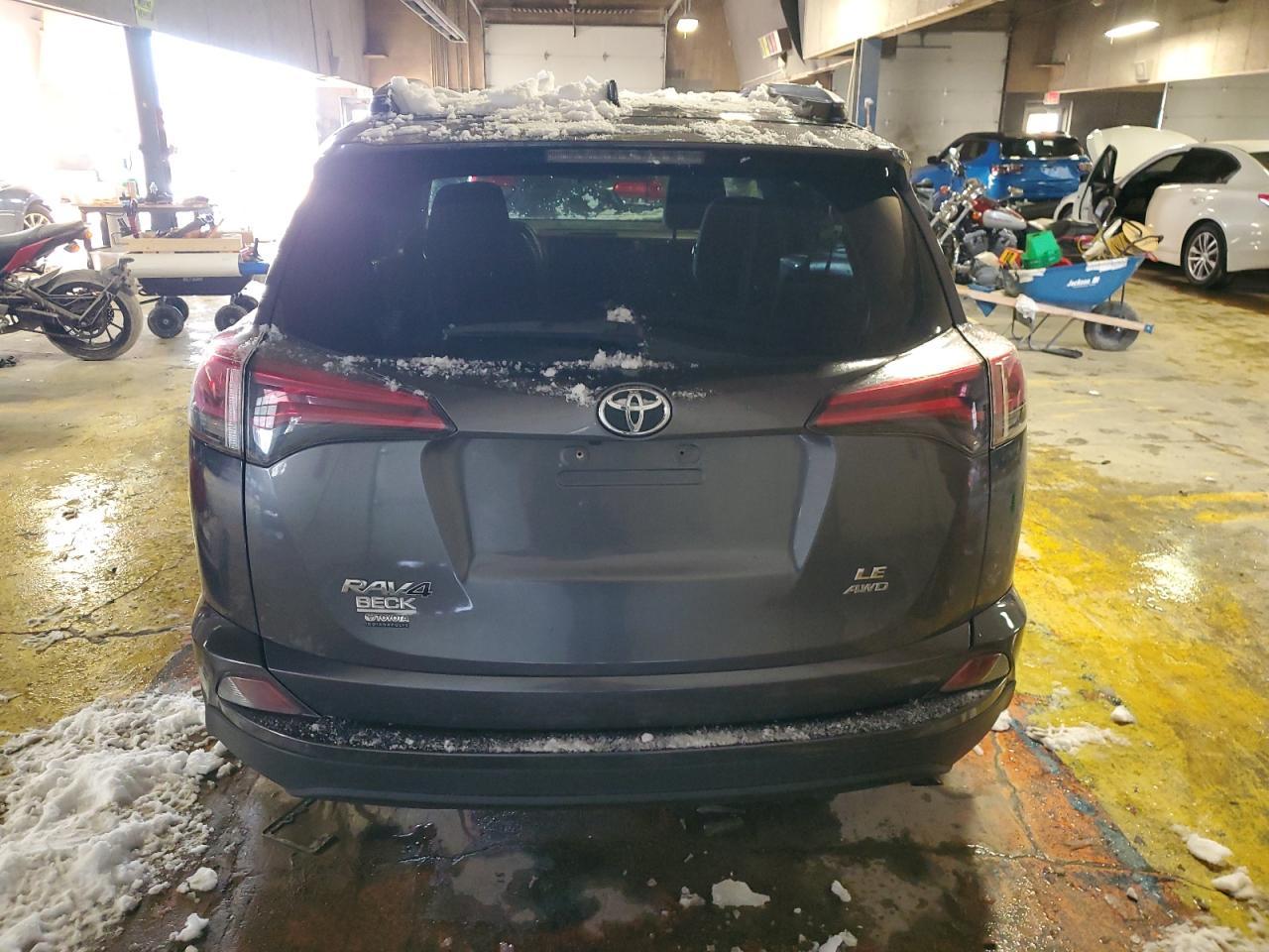2018 TOYOTA RAV4 LE - Image 6