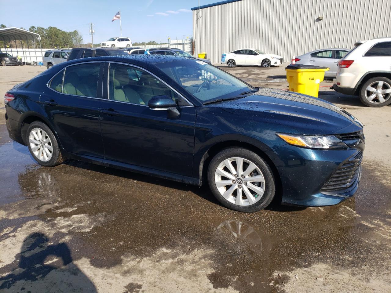 2019 TOYOTA CAMRY LE A - Фото 4