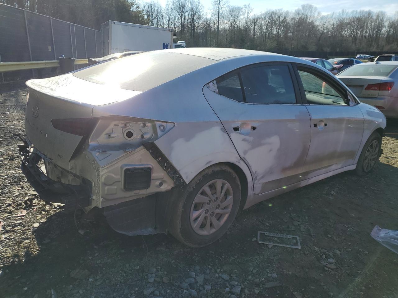 2019 HYUNDAI ELANTRA SE - Фото 3