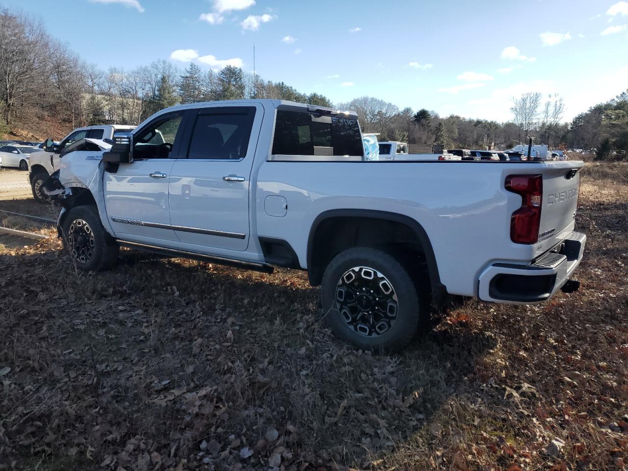 2024 CHEVROLET SILVERADO - Image 2