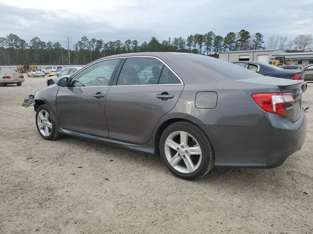 2014 TOYOTA CAMRY L - Image 2