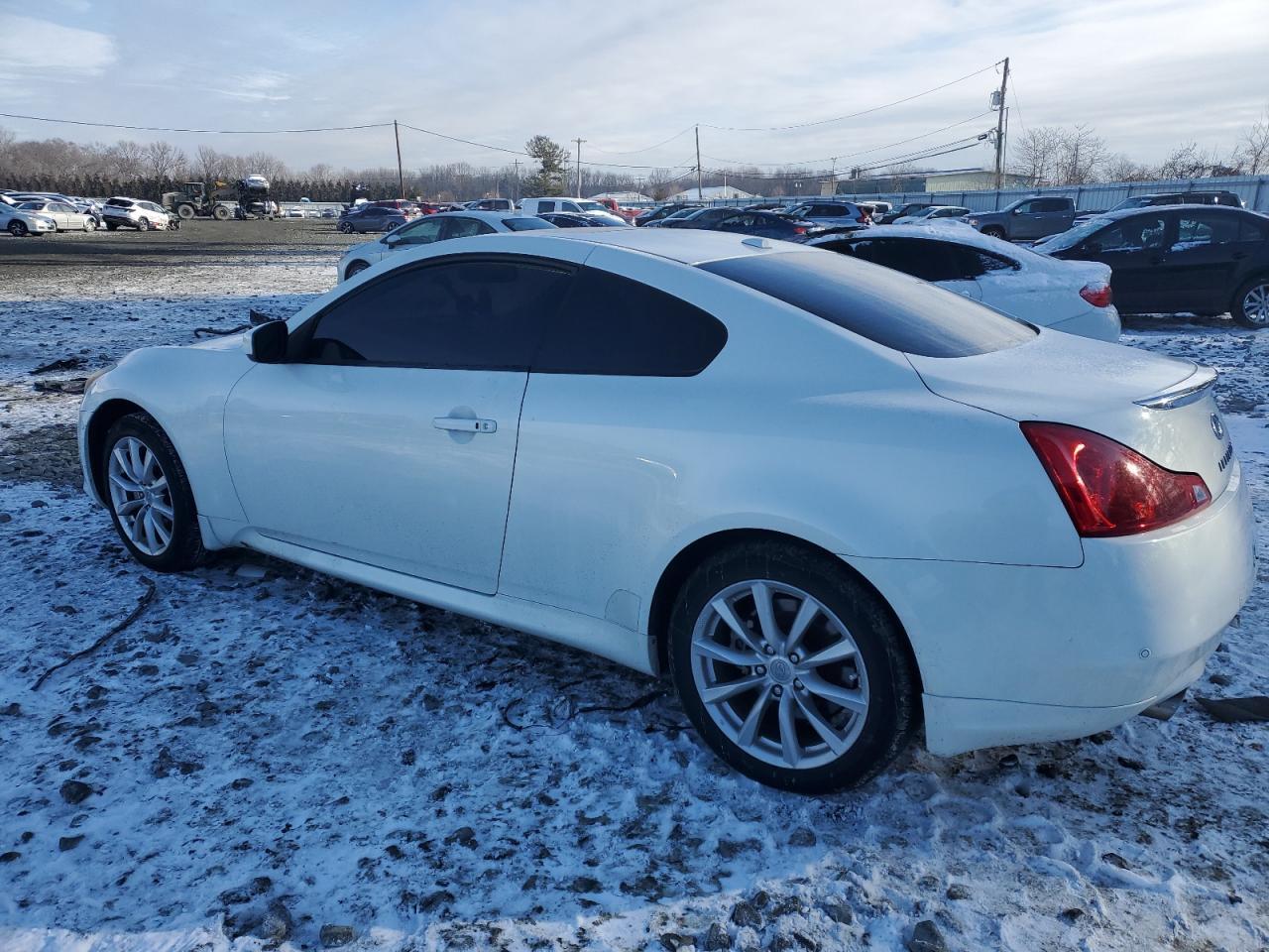 2011 INFINITI G37 - Image 2